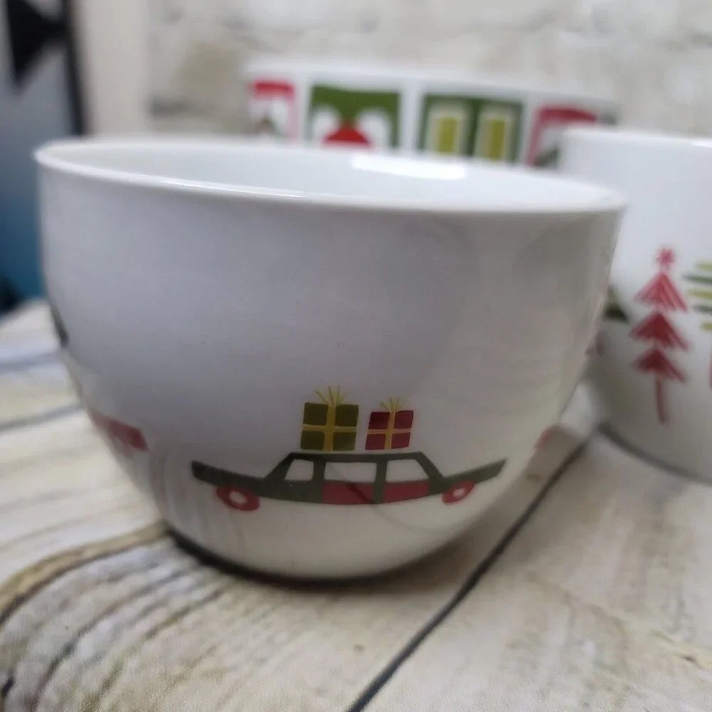 Crate & Barrel Julia Rothman Yule Town Christmas Nesting Bowls Set of 3